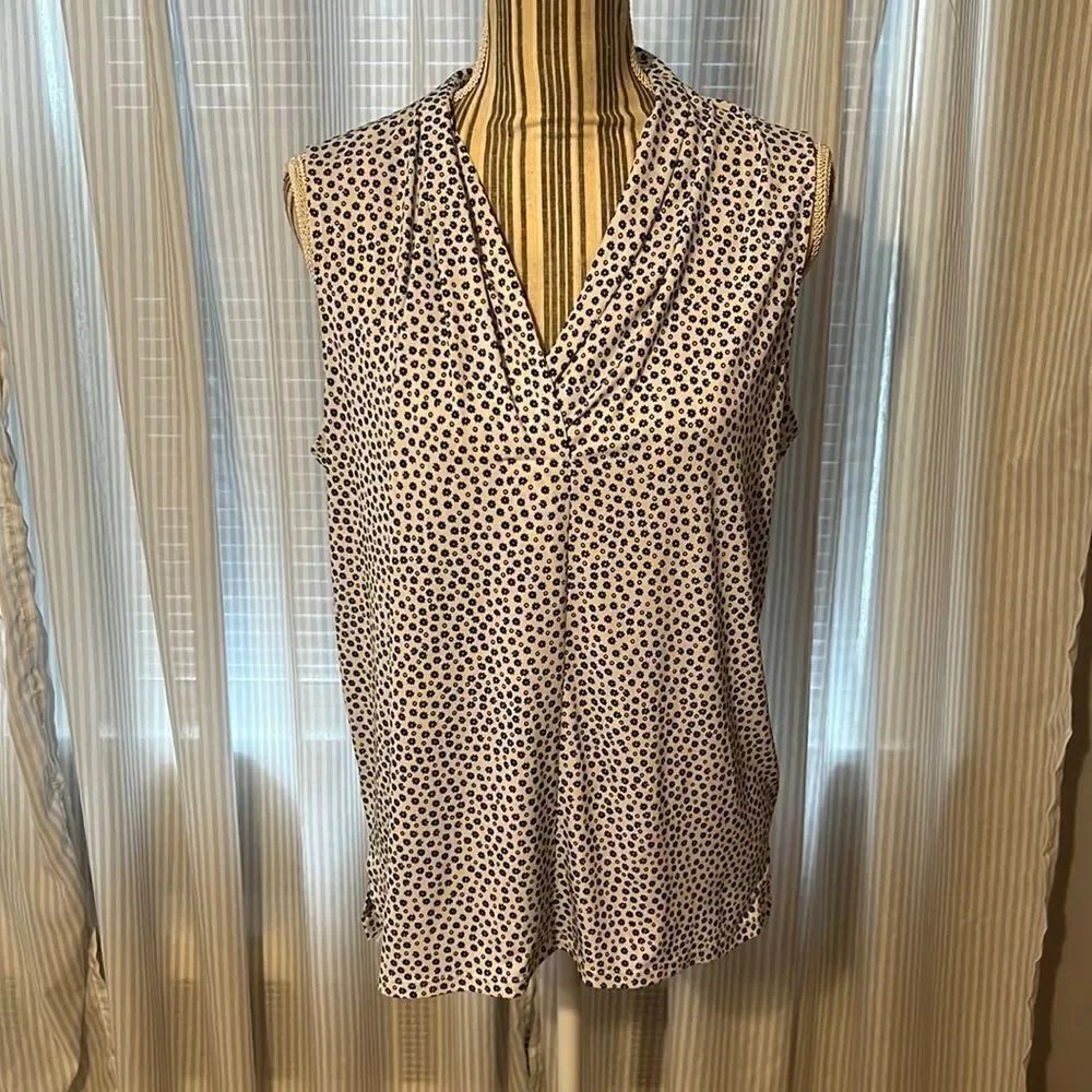 Jones New York Collection. Medium. Ladies tank